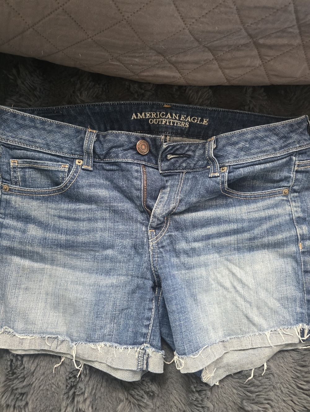 American Eagle Outfitters Denim Cutoff Jean Shorts Size 10 Distressed Mid Rise